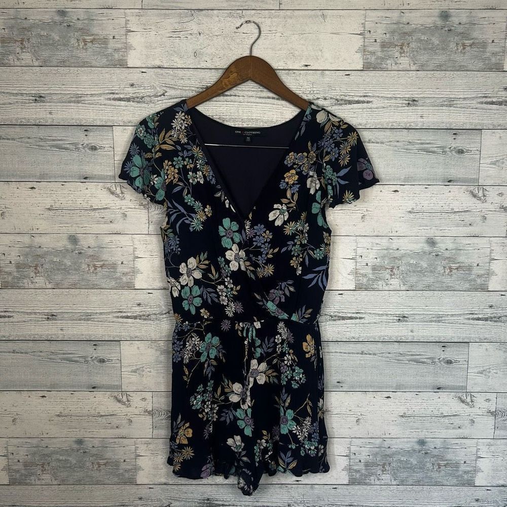 One Clothing Women's Floral Faux Wrap Vneck Cap Sleeve Romper Navy Blue Medium